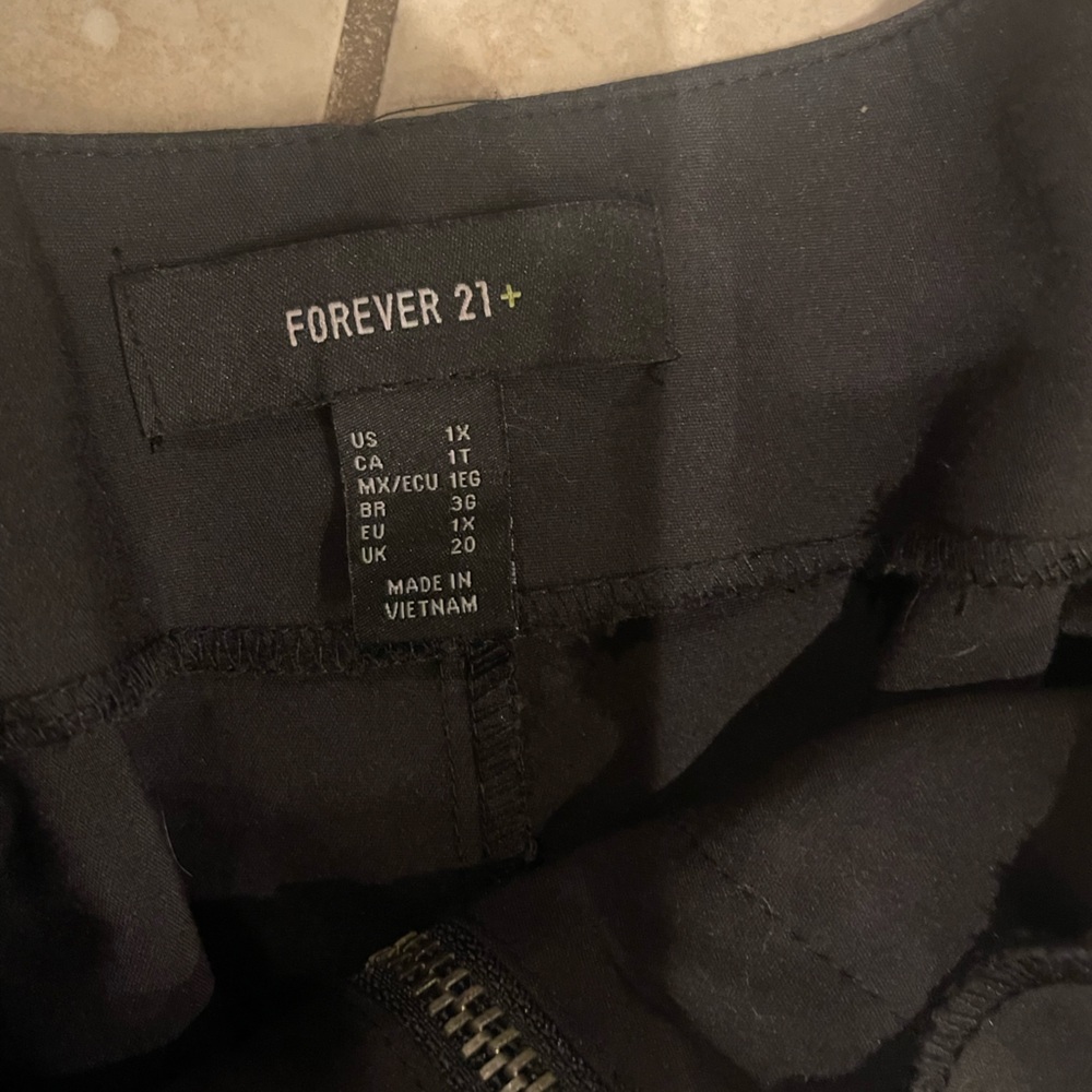 Forever 21 Black dress Sleek Modern Design